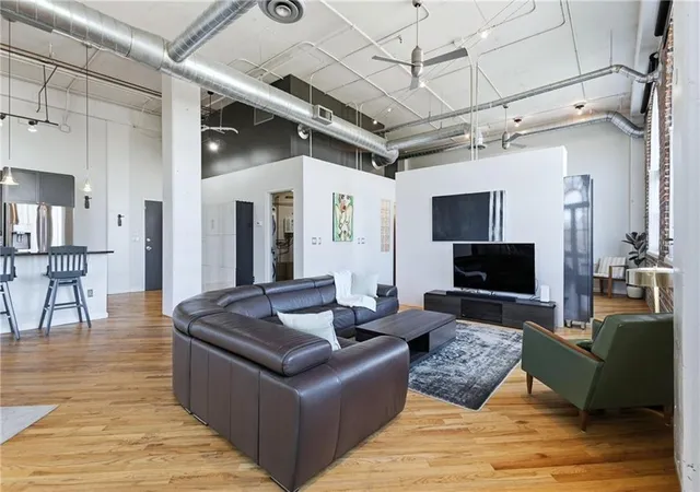 Photo 4 of Sale Pending at 3235 Roswell Rd NE #705, Atlanta, GA 30305 | MLS# 7820835 | Listing updated on 2026-10-27
