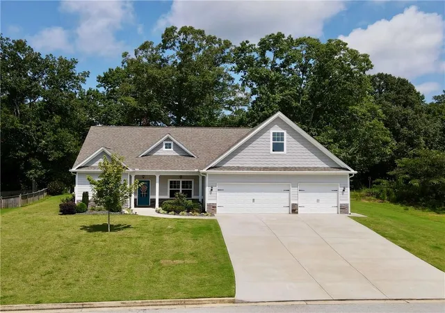 Photo 1 of Sale Pending at 35 Clydesdale Ct, Dallas, GA 30157 | MLS# 7820357 | Listing updated on 2026-08-24