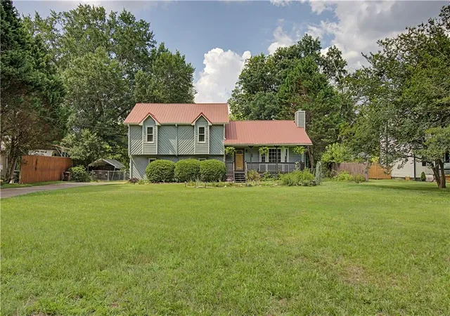 Homes for sale in Cartersville, GA | 40 Riverview Ct Se, Cartersville, GA 30120 | MLS# 7753691