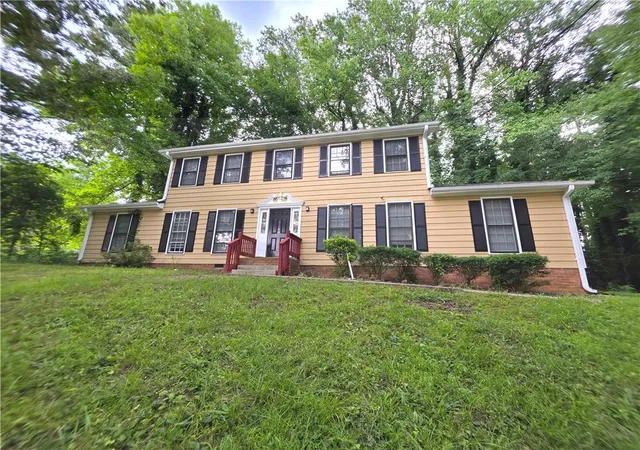 Photo 2 of Sale Pending at 5183 Mccarter Ct, Stone Mountain, GA 30088 | MLS# 7805589 | Listing updated on 2026-08-28