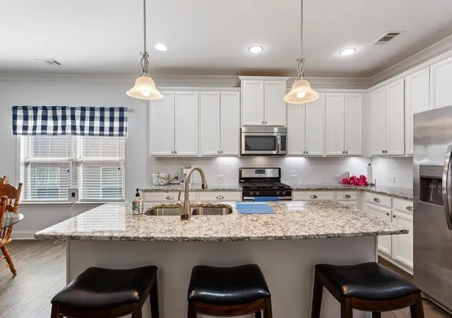 Photo 4 of Single family home for sale at 6867 Flagstone Way, Flowery Branch, GA 30542 | MLS# 7757574 | Listing updated on 2026-09-16
