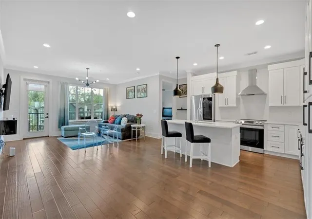 1st image of 6890 Peachtree Dunwoody Rd #303, Atlanta, GA 30328 | MLS# 7793692