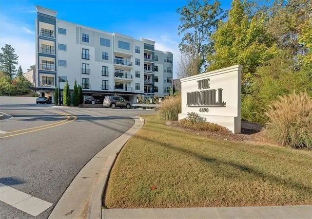 2nd image of 6890 Peachtree Dunwoody Rd #303, Atlanta, GA 30328 | MLS# 7793692