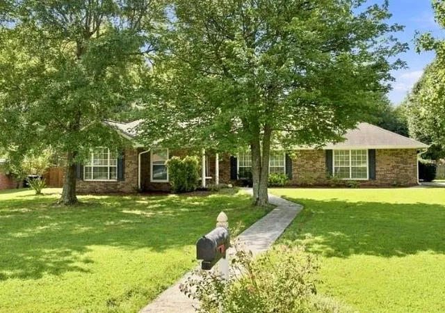 Photo 1 of Sale Pending at 24 Nw Boulder Dr, Rome, GA 30165 | MLS# 7823547 | Listing updated on 2026-08-26