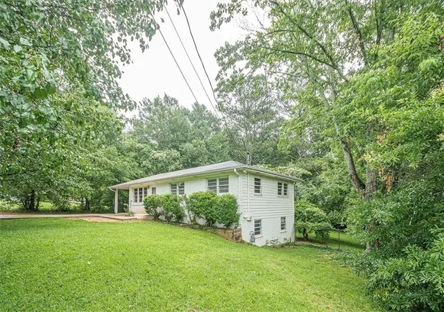 Photo 3 of Single family home for sale at 960 Old Canton Rd, Marietta, GA 30068 | MLS# 7829953 | Listing updated on 2026-09-09