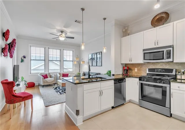 4th image of 3621 Vinings Slope Se #1537, Atlanta, GA 30339 | MLS# 7765426