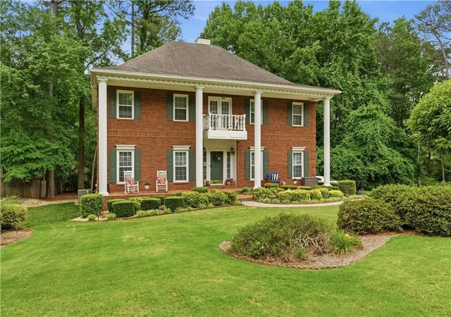 Homes for sale in Suwanee, GA | 2640 Peregrine Ct, Suwanee, GA 30024 | MLS# 7772712