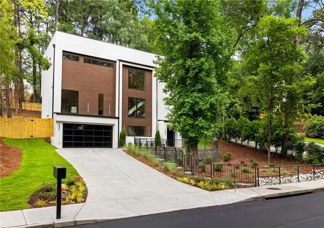 Homes for sale in Atlanta, GA | 2822 Shady Valley Dr Ne, Atlanta, GA 30324 | MLS# 7790128