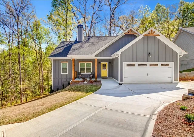 Homes for sale in Clarkesville, GA | 169 View St, Clarkesville, GA 30523 | MLS# 7793635