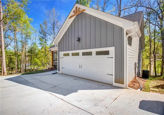 Photo 3 of Sale Pending at 169 View St, Clarkesville, GA 30523 | MLS# 7793635 | Listing updated on 2026-09-10