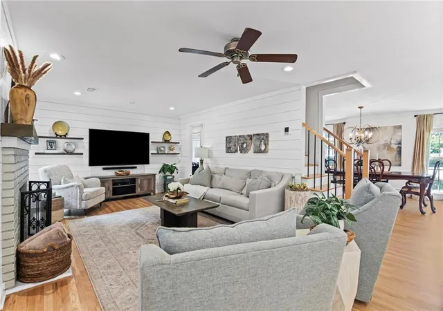 3rd image of 175 Forrest Lake Dr, Sandy Springs, GA 30327 | MLS# 7823839