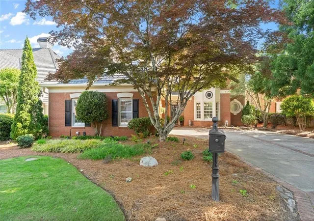 2nd image of 4200 Brookside Ln, Roswell, GA 30076 | MLS# 7767271