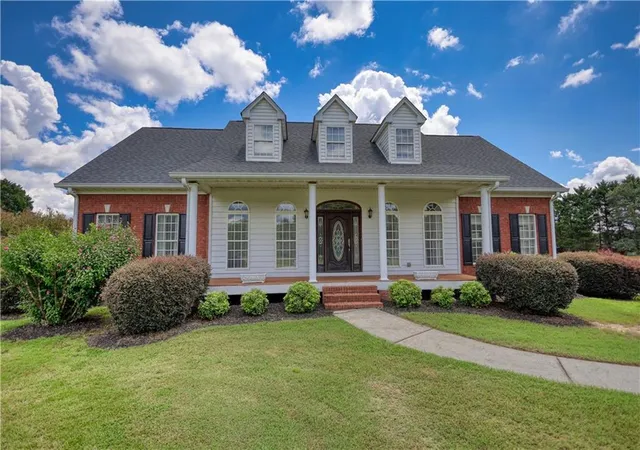 3rd image of 2899 N Sharon Church Rd, Loganville, GA 30052 | MLS# 7814743