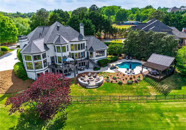 5th image of 5925 Stoneleigh Dr, Suwanee, GA 30024 | MLS# 7813499