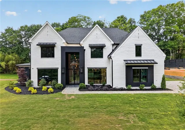 1st image of 423 Lynne Cir, Alpharetta, GA 30009 | MLS# 7778427