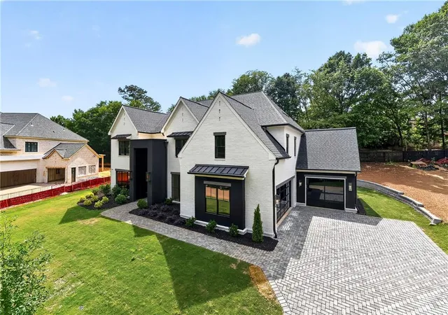 2nd image of 423 Lynne Cir, Alpharetta, GA 30009 | MLS# 7778427
