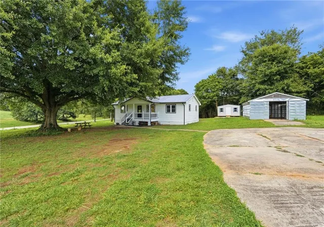 Photo 2 of Single family home for sale at 667 Wo Smith Rd, Jefferson, GA 30549 | MLS# 7792167 | Listing updated on 2026-09-03