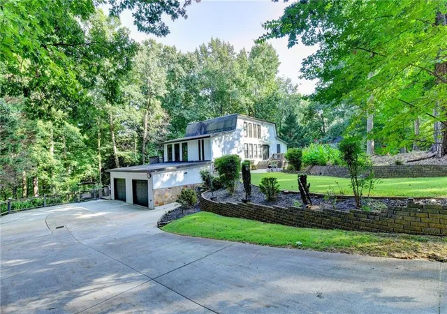 1st image of 117 Ridge Rd, Berkeley Lake, GA 30096 | MLS# 7815381