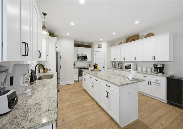 5th image of 566 Roper Dr, Clarkesville, GA 30523 | MLS# 7790812
