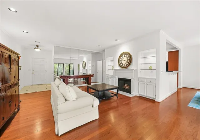 3rd image of 3071 Lenox Rd Ne #11, Atlanta, GA 30324 | MLS# 7784736