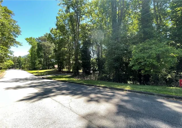 Homes for sale in Fairburn, GA | 6990 Oak Leaf Dr, Fairburn, GA 30213 | MLS# 7768414