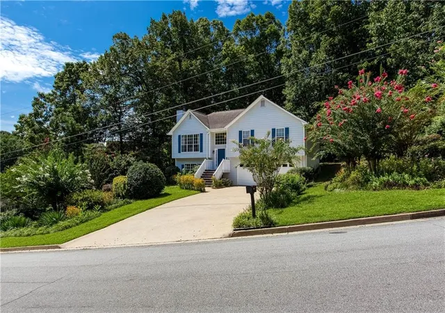 Photo 2 of Single family home for sale at 3705 Winding Trl, Douglasville, GA 30135 | MLS# 7820162 | Listing updated on 2026-09-10