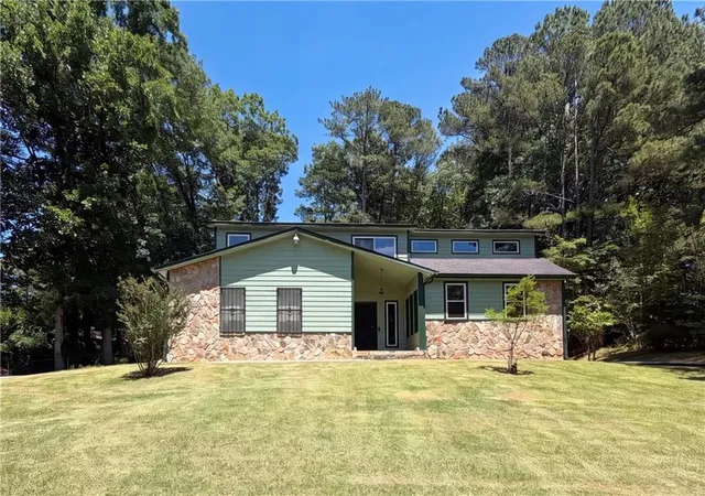 Photo 1 of Sale Pending at 6830 Earlhurst Rd, Atlanta, GA 30349 | MLS# 7787804 | Listing updated on 2026-10-17