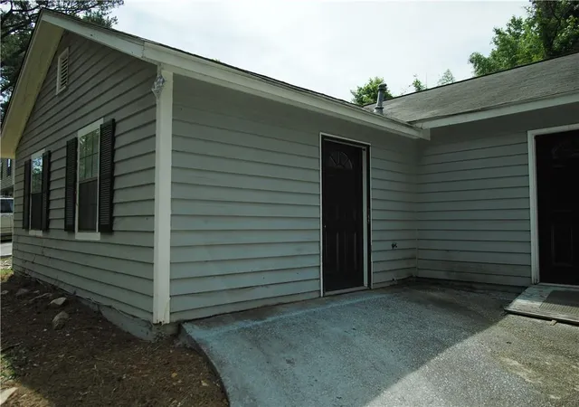 Photo 2 of Single family home for sale at 5139 Galbraith Cir, Stone Mountain, GA 30088 | MLS# 7784245 | Listing updated on 2026-09-10