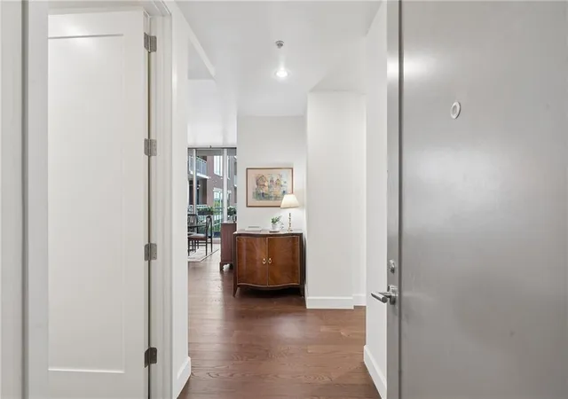 2nd image of 1820 Peachtree St Nw #704, Atlanta, GA 30309 | MLS# 7754457