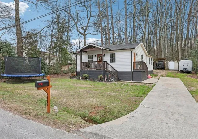 Homes for sale in Covington, GA | 5119 Pinecrest Dr, Covington, GA 30014 | MLS# 7774766