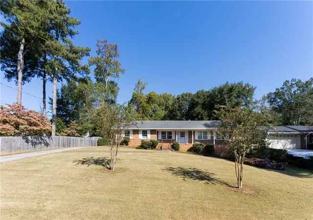Photo 1 of Sale Pending at 461 Highview Dr Se, Smyrna, GA 30082 | MLS# 7855597 | Listing updated on 2026-10-30