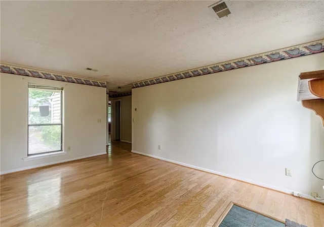 5th image of 122 Sandalwood Cir, Lawrenceville, GA 30046 | MLS# 7764673