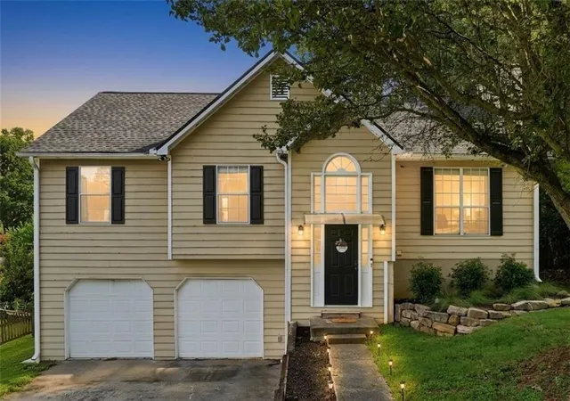 Photo 2 of Single family home for sale at 4929 Shallow Ridge Rd Ne, Kennesaw, GA 30144 | MLS# 7805157 | Listing updated on 2026-09-07