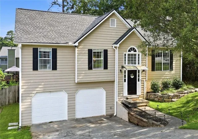 Photo 3 of Single family home for sale at 4929 Shallow Ridge Rd Ne, Kennesaw, GA 30144 | MLS# 7805157 | Listing updated on 2026-10-02