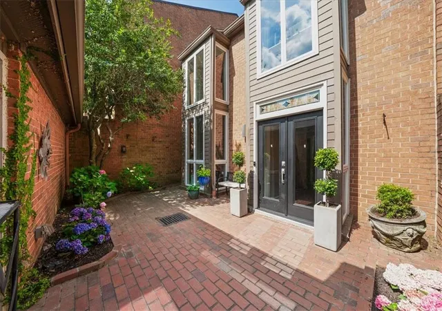 1st image of 3 Willow Gln, Sandy Springs, GA 30342 | MLS# 7771997