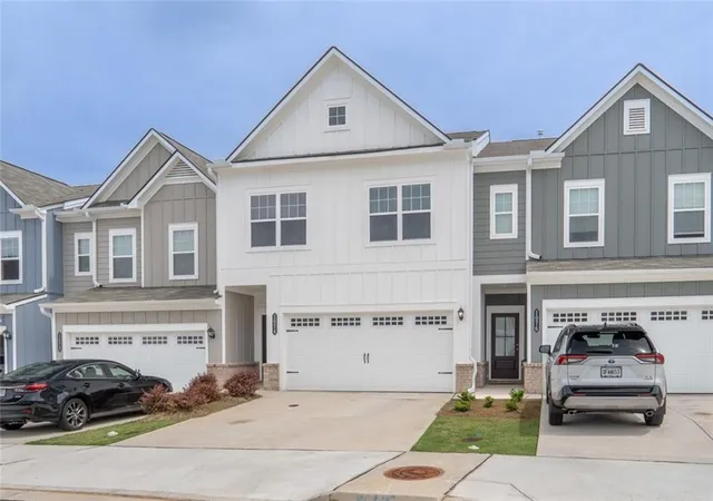 Homes for sale in Sugar Hill, GA | 1074 Chastain Dr #44, Sugar Hill, GA 30518 | MLS# 7764430
