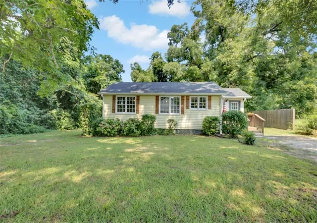 2nd image of 131 S Johnson St S, Newborn, GA 30056 | MLS# 7815055