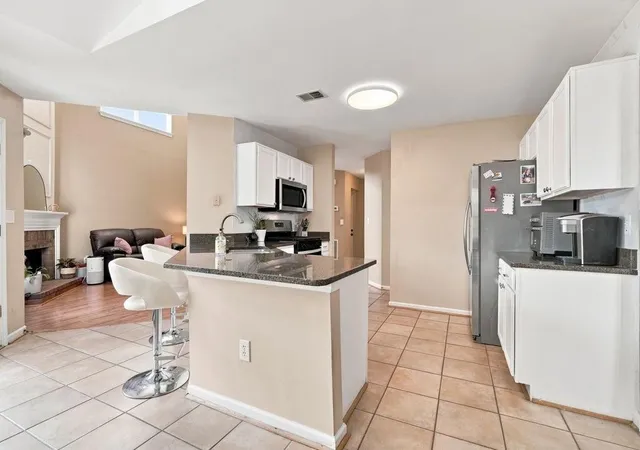 Photo 3 of Single family home for sale at 15000 Crabapple Lake Dr, Roswell, GA 30076 | MLS# 7815255 | Listing updated on 2026-09-12