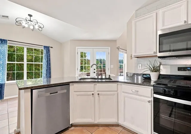 Photo 4 of Single family home for sale at 15000 Crabapple Lake Dr, Roswell, GA 30076 | MLS# 7815255 | Listing updated on 2026-09-12