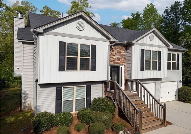 Photo 4 of Sale Pending at 1948 Paynes Point, Winder, GA 30680 | MLS# 7755259 | Listing updated on 2026-10-08