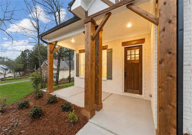 Photo 3 of Single family home for sale at 200 Knollwood Bnd, Canton, GA 30115 | MLS# 7789276 | Listing updated on 2026-09-18