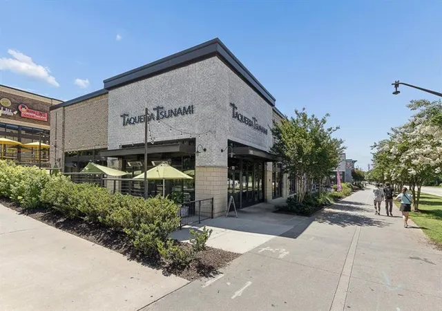 Listing Photo 2 - Condo for sale in building located at 881 Memorial Dr, Atlanta, GA 30316 - Unit #100