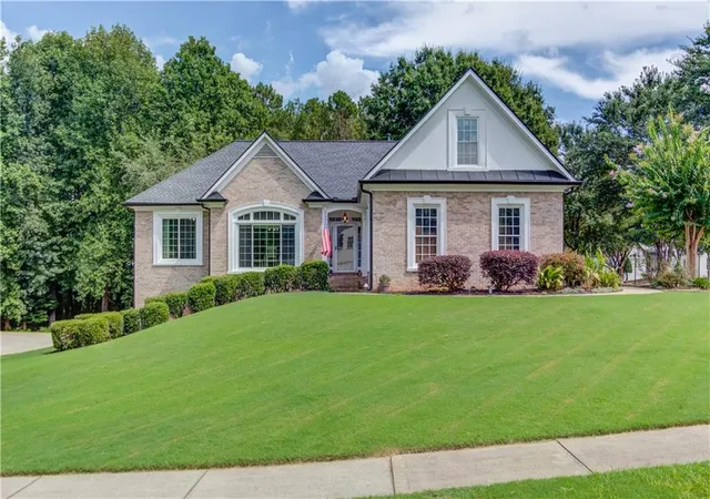 Photo 3 of Single family home for sale at 880 Providence Clb Dr, Monroe, GA 30656 | MLS# 7820168 | Listing updated on 2026-08-27
