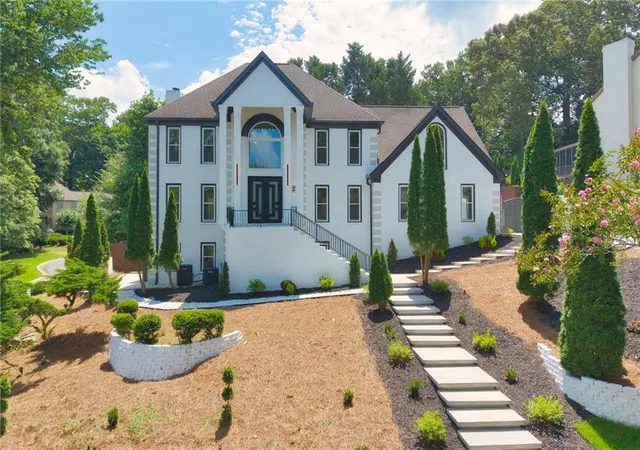 Single family home for sale at 762 Bedford Oaks Dr, Marietta, GA 30068 | MLS# 7860949