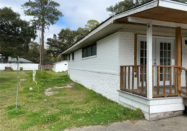3rd image of 106 E Derenne Ave, Savannah, GA 31405 | MLS# 7737761