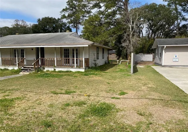 4th image of 106 E Derenne Ave, Savannah, GA 31405 | MLS# 7737761