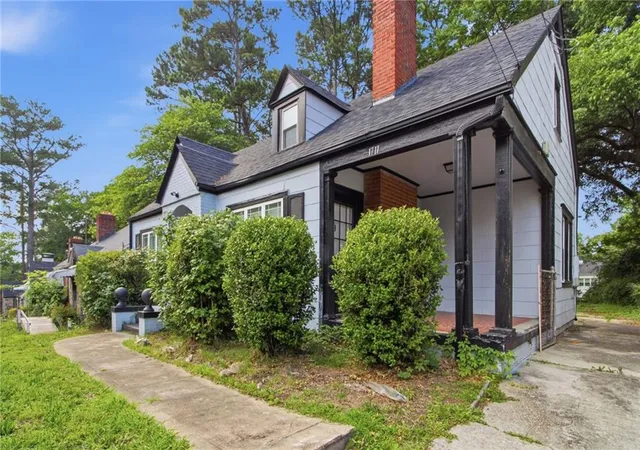 Photo 3 of Single family home for sale at 1711 Westhaven Dr Sw, Atlanta, GA 30311 | MLS# 7784456 | Listing updated on 2026-10-22