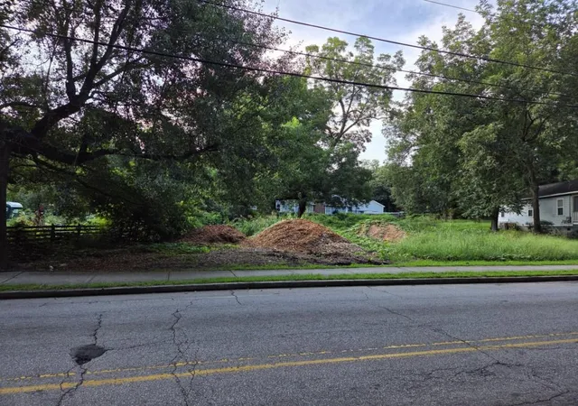 Photo 2 of Sale Pending at 1591 Campbellton Rd Sw, Atlanta, GA 30311 | MLS# 7822541 | Listing updated on 2026-08-25