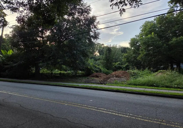 Photo 2 of Sale Pending at 1591 Campbellton Rd SW, Atlanta, GA 30311 | MLS# 7822541 | Listing updated on 2026-08-25