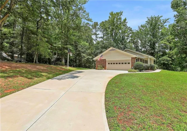 Photo 3 of Single family home for sale at 6650 Corico Way, Fairburn, GA 30213 | MLS# 7781398 | Listing updated on 2026-09-13
